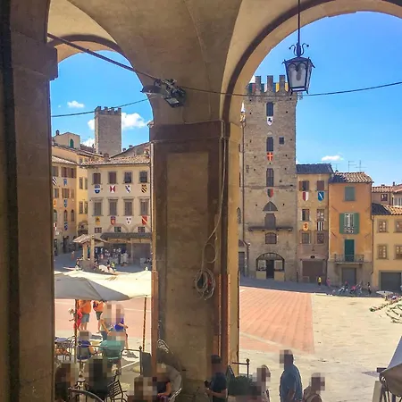 3 Bedroom Awesome In Arezzo