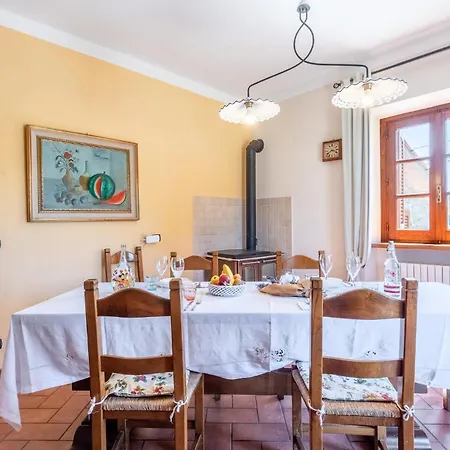 3 Bedroom Awesome In Arezzo Holiday home