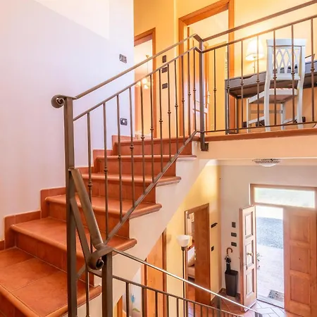 3 Bedroom Awesome In Arezzo *