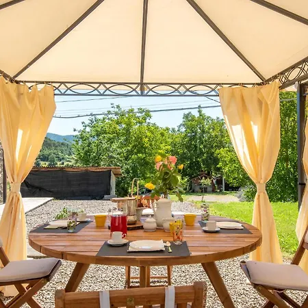 3 Bedroom Awesome In Arezzo *